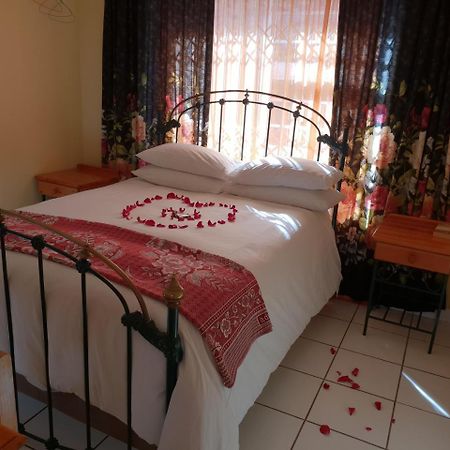 Ebenezer Guesthouse Bluewater Bay Port Elizabeth Exterior photo
