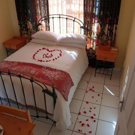 Ebenezer Guesthouse Bluewater Bay Port Elizabeth Exterior photo