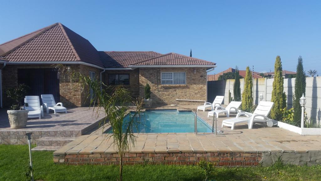 Ebenezer Guesthouse Bluewater Bay Port Elizabeth Exterior photo