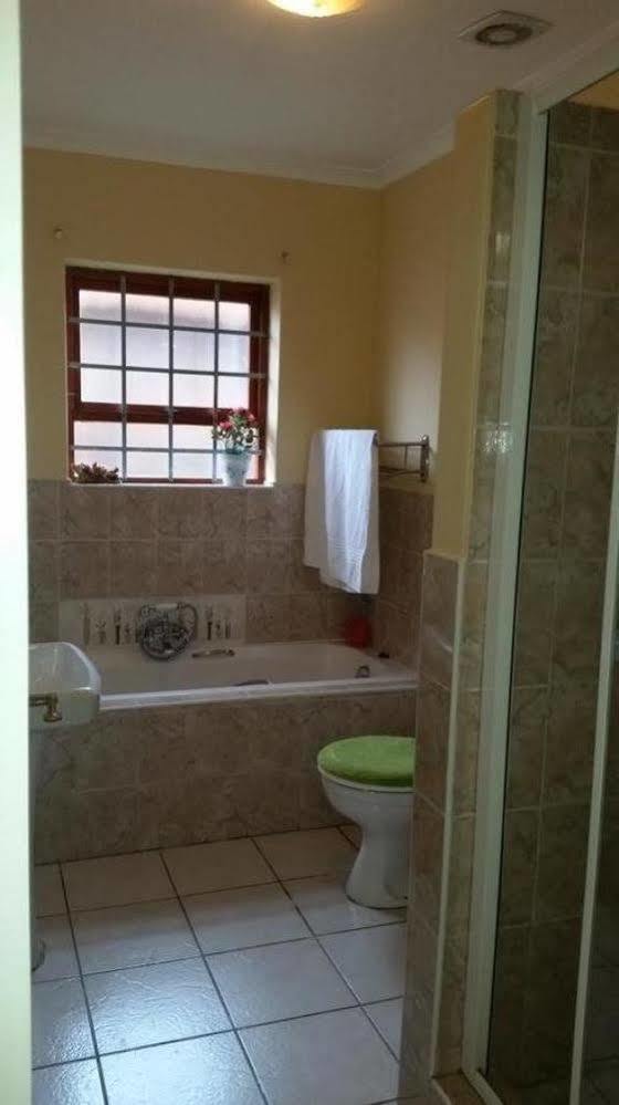 Ebenezer Guesthouse Bluewater Bay Port Elizabeth Exterior photo