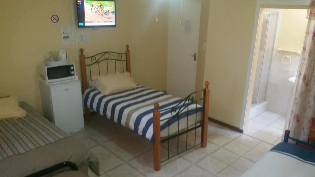 Ebenezer Guesthouse Bluewater Bay Port Elizabeth Exterior photo