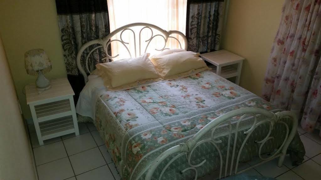 Ebenezer Guesthouse Bluewater Bay Port Elizabeth Exterior photo
