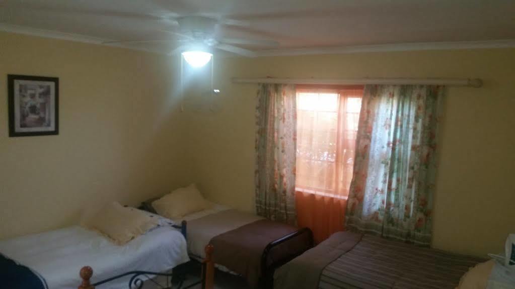 Ebenezer Guesthouse Bluewater Bay Port Elizabeth Exterior photo