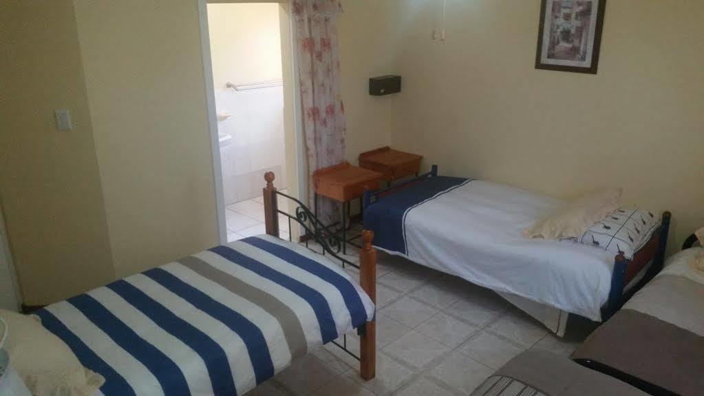 Ebenezer Guesthouse Bluewater Bay Port Elizabeth Exterior photo